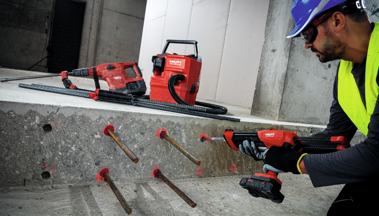 Injektáž lepiacej hmoty Hilti