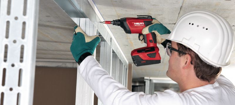 Samorezné skrutky do rámov S-DD 03 Z LH Skrutka do vnútorných kovových rámov (pozinkovaná) pre upevnenie rámov k profilom Použitie 1