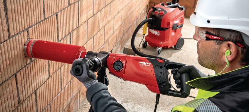 Diamantový jadrový vŕtací stroj DD 150-U Všestranný diamantový vŕtací stroj na ručné alebo stojanové jadrové vŕtanie otvorov s priemerom 8 až 162 mm (5/16 – 6-3/8) Použitie 1