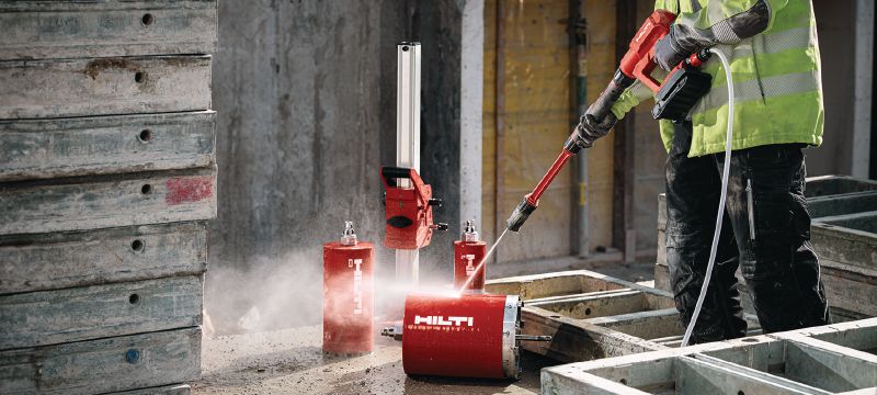 PC 2-22 Akumulátorový tlakový čistič Prenosný tlakový čistič s tlakom až 40 barov (580 PSI), jednoduché upratovanie na stavbách (platforma akumulátora Nuron) Použitie 1