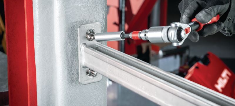 MR / MF Adaptér s odsadeným závitom Závitový odsadený nástavec v prevedení samec/samica z uhlíkovej ocele na upevňovanie na oceľové nosníky s pasívnym protipožiarnym náterom (PFP) Použitie 1