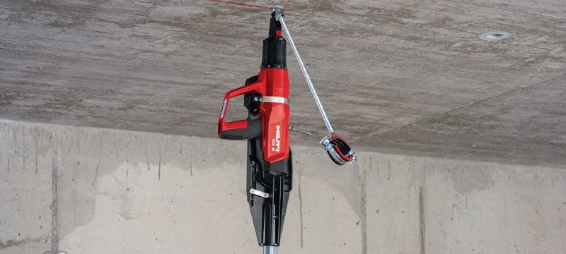 DX 6-F8 Prachom poháňaná klincovačka Plne automatická, veľmi univerzálna prachom poháňaná klincovačka na osadenie samostatných upevňovacích prvkov Použitie 1