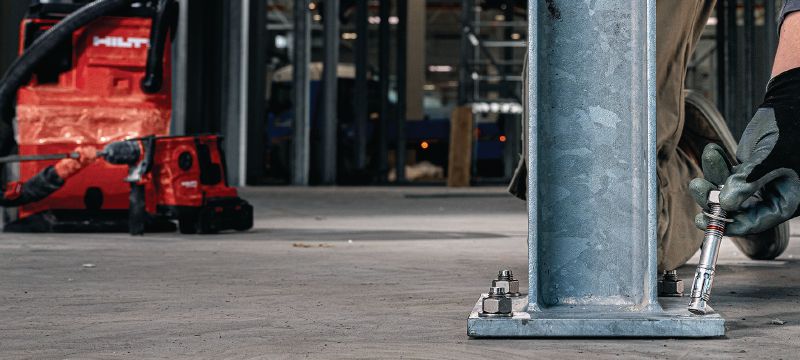 Expanzná kotva HST4 Naša najvýkonnejšia klinová expanzná kotva na prenášanie vysokého statického a seizmického zaťaženia v betóne s trhlinami (uhlíková oceľ) Použitie 1
