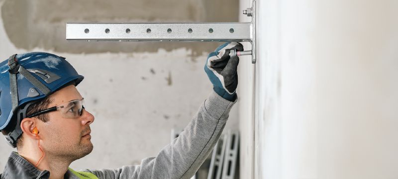 Expanzná kotva HST2 V3 Vysokoúťažná klinová kotva (M8-M16) pre statické a seizmické zaťaženia v betóne s trhlinami (uhlíková oceľ) Použitie 1