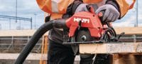 Akumulátorová okružná píla SC 30WR-22 Akumulátorová okružná píla s predmontovaným 190 mm | 7-1/4“ čepeľou na presné rezy do 70 mm│2-3/4 v dreve a doskách na báze dreva (batériová platforma Nuron) Použitie 2