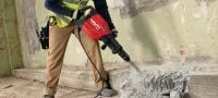 Búracie kladivo TE 1000-AVR TE-S Všestranné búracie kladivo na búranie alebo sekanie podláh a príležitostné použitie na stenách (s univerzálnym napájacím káblom) Použitie 2