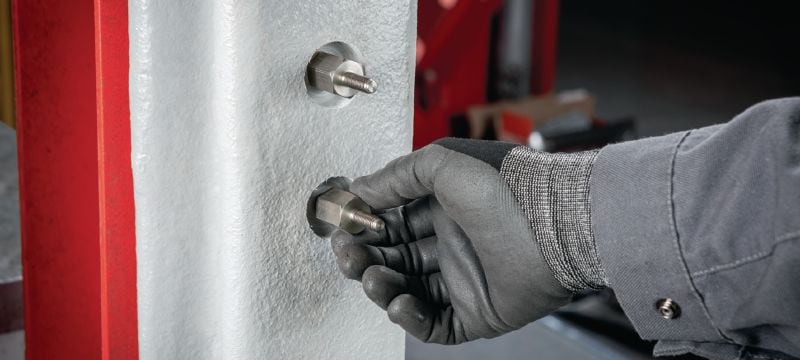 MR / MF Adaptér s odsadeným závitom Závitový odsadený nástavec v prevedení samec/samica z uhlíkovej ocele na upevňovanie na oceľové nosníky s pasívnym protipožiarnym náterom (PFP) Použitie 1