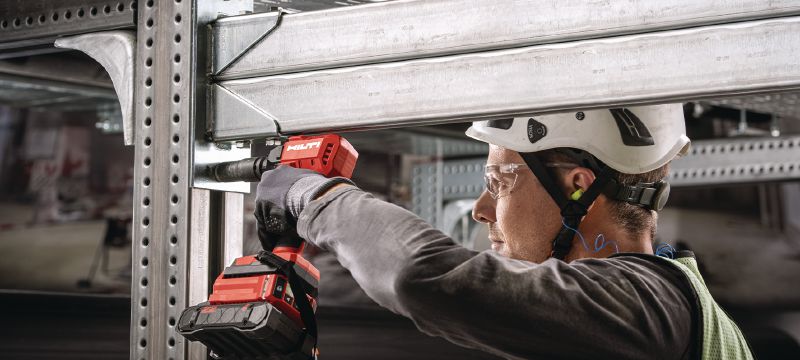 MT-90H OC uzavretý nosník Ťažký uzavretý nosník na použitie s komponentmi MT-TFB a MT-THB/MT-HL v exteriéri Použitie 1