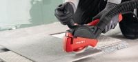 SPX diamantový kotúč na tvrdú dlažbu Jedinečný diamantový kotúč na zaistenie vynikajúcej účinnosti rezania do tvrdých materiálov, napr. do vysoko spekaných dlaždíc a žuly Použitie 1