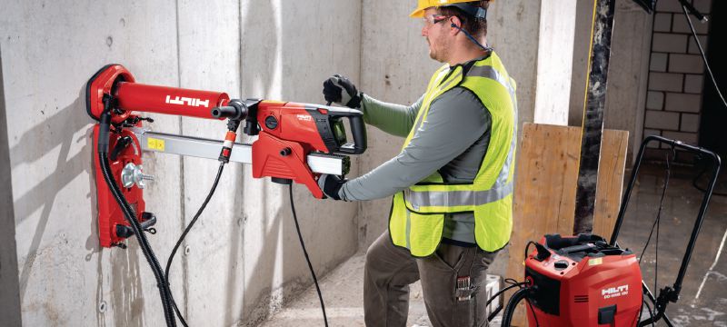 Diamantový jadrový vŕtací stroj DD 150-U Všestranný diamantový vŕtací stroj na ručné alebo stojanové jadrové vŕtanie otvorov s priemerom 8 až 162 mm (5/16 – 6-3/8) Použitie 1