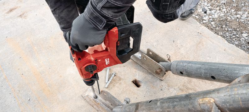TE 30-22 Akumulátorové kombinované kladivo Výkonné akumulátorové vŕtacie kladivo SDS Plus (TE-C) s aktívnym obmedzovaním vibrácií a aktívnou kontrolou krútiaceho momentu na náročné vŕtanie a sekanie do betónu (platforma akumulátora Nuron) Použitie 1