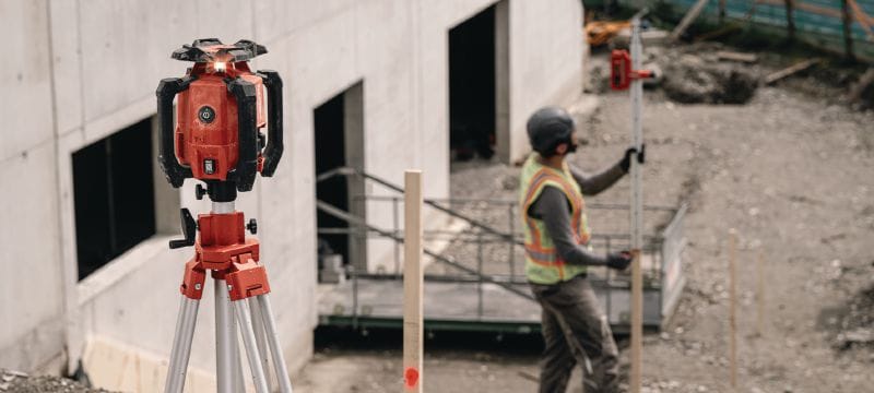PR 400-22 rotačná laserová vodováha pre sklon v dvoch smeroch Robustná exteriérová rotačná laserová vodováha s automatickými funkciami na nivelizáciu na veľkú vzdialenosť, vyrovnávanie, štvorcovanie a sklon v dvoch smeroch (batériová platforma Nuron) Použitie 1