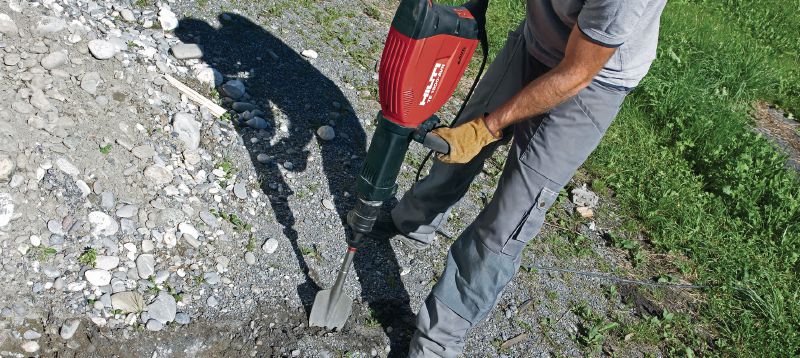 TE-S SP rýľové sekáče Mimoriadne ostré TE-S rýľové sekáče na drvenie zhutneného štrku a nečistôt Použitie 1